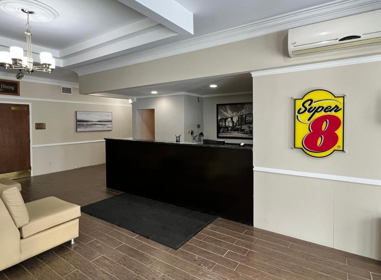 Super 8 By Wyndham Kirkland Lake Exteriér fotografie